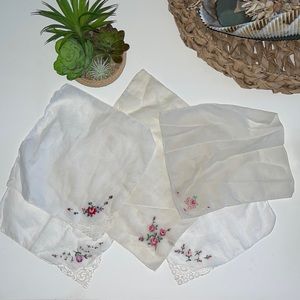 Bundle of 5–VINTAGE HANDKERCHIEFS!